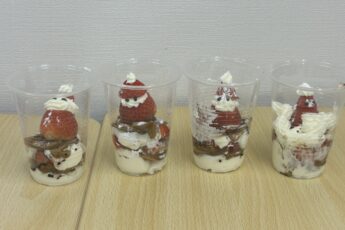 チームビルディング特別版　「クリスマスイチゴティラミス作り🎄」
