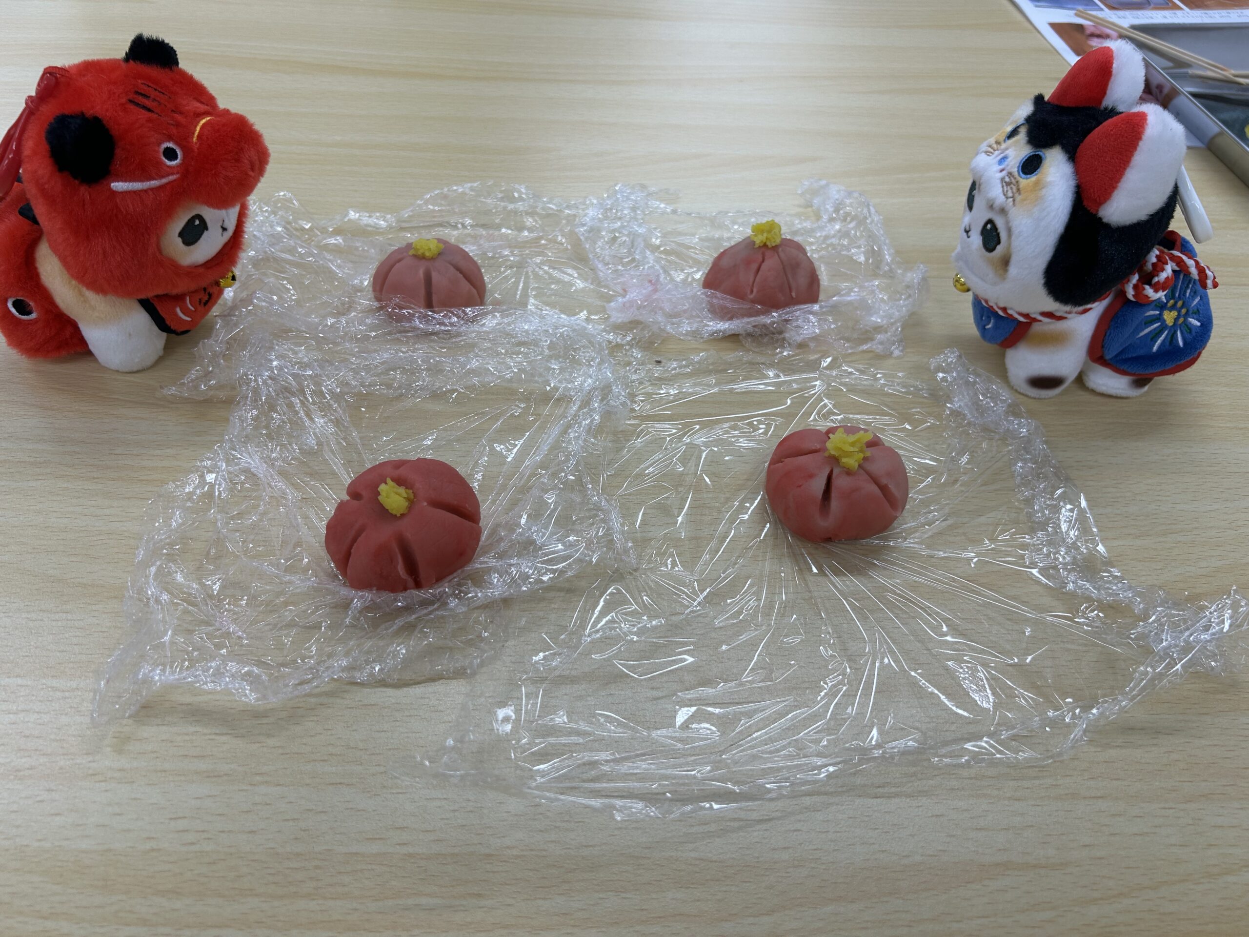 🌸チームビルディング特別プログラム：あんこで作る和菓子「お花作り」に挑戦しました