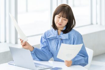 仕事で確認しすぎてしまう。なぜ止められないんだろう？